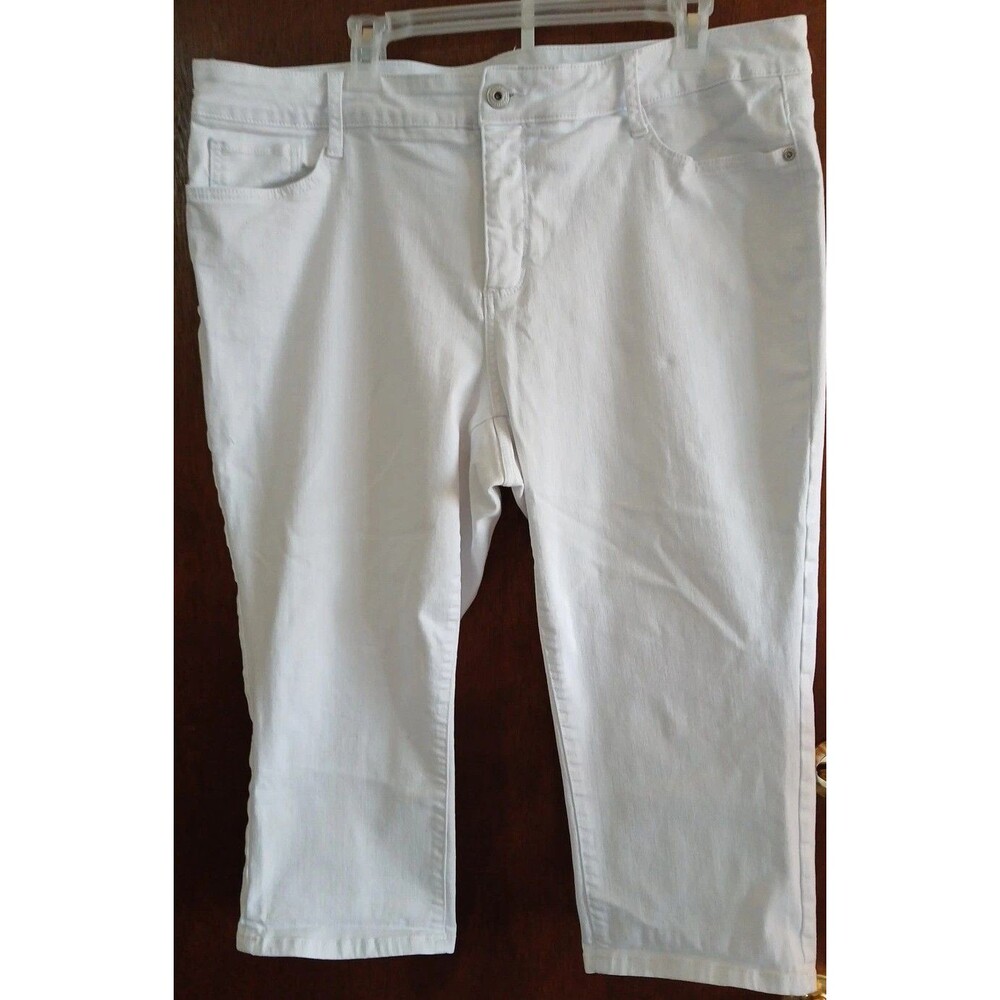 St. John’s Bay Capri Pants Women’s Plus Size 20W White Mid Rise NWOT